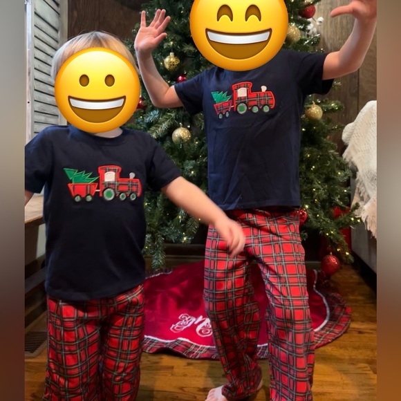 Brother set Christmas plaid w/ trains🎄🚂 - Picture 4 of 4